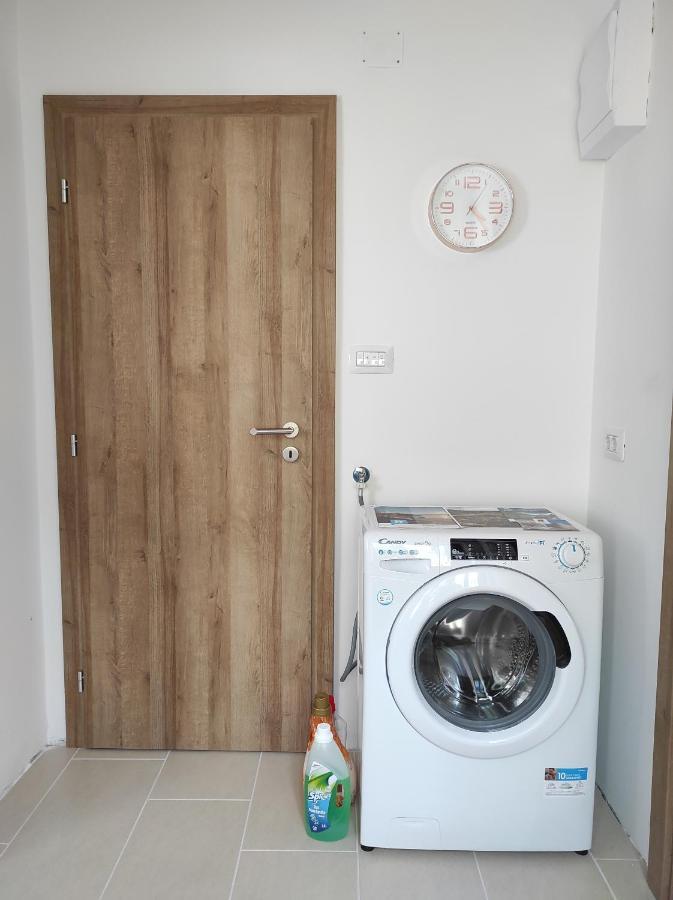Apartment Deeranaei คราลเยวีจา ภายนอก รูปภาพ