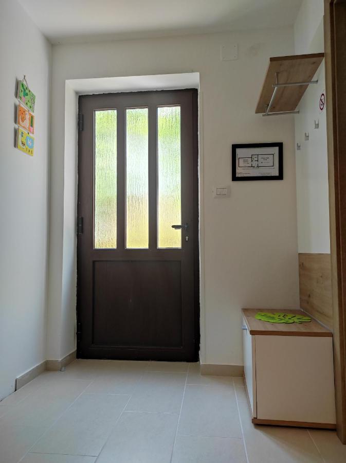 Apartment Deeranaei คราลเยวีจา ภายนอก รูปภาพ