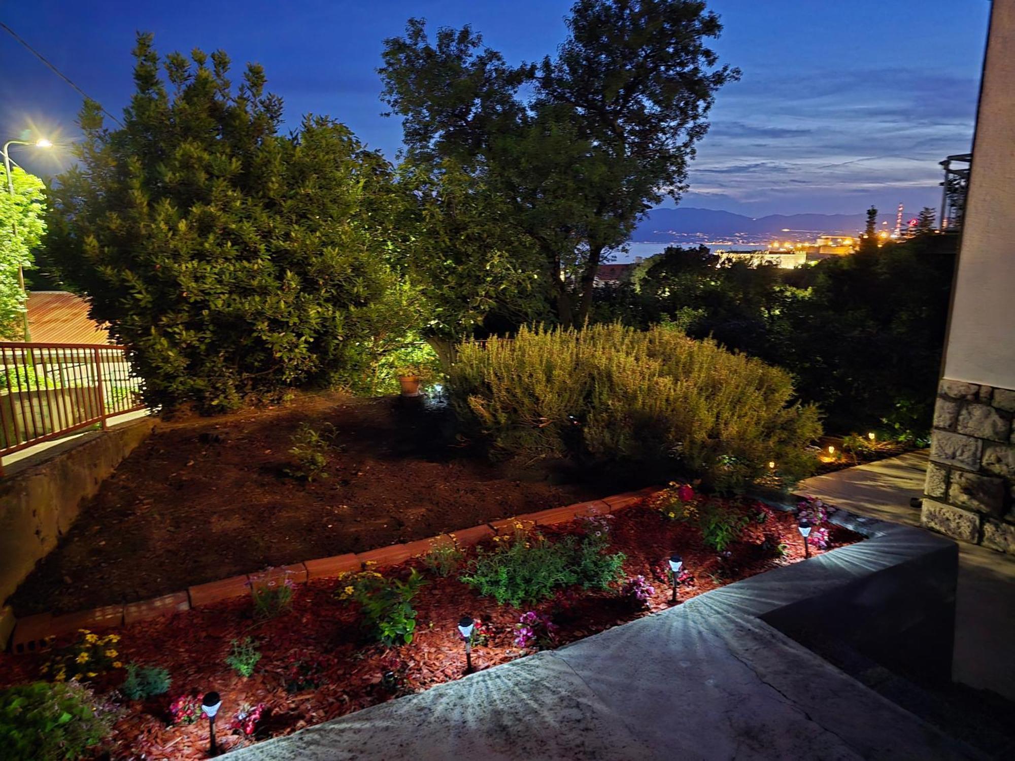 Apartment Deeranaei คราลเยวีจา ภายนอก รูปภาพ